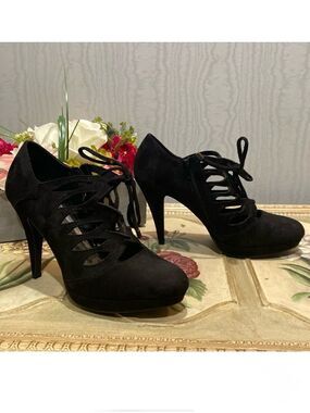 Impo Pageant Faux Suede Cut Out Lace Up Platform Heels Booties Black Sz 8.5